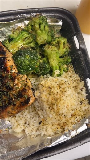 Ace Of Spades 8 Mile on Instagram: "$15 SALMON DINNER (1) SIDE ONLY 🚨🚨🚨 W/ shawnpee33 “ EVERY WEDNESDAY-NIGHT AT @aceofspades8mile ♠️ 19245 W. 8 MILE DET MI"