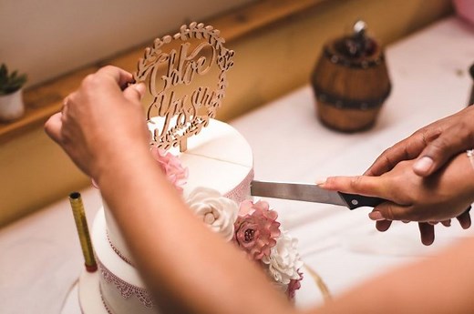 70 musiques festives pour l'arrivée de votre gâteau de mariage