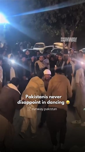 832K views · 9.5K reactions | Pakistanis never disappoint in dancing  #runwaypakistan #runwayadvertisingpakistan #runwayreels #viral #explore #trending | RUNWAY PAKISTAN | Facebook