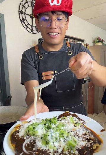 Prepara Enmoladas de Pollo con Mole Mexicano Sabroso