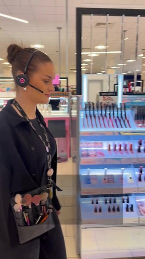 We work at Boots and you can too 💙 Click here to find out more: https://spr.ly/6181TV5qL | Boots Jobs
