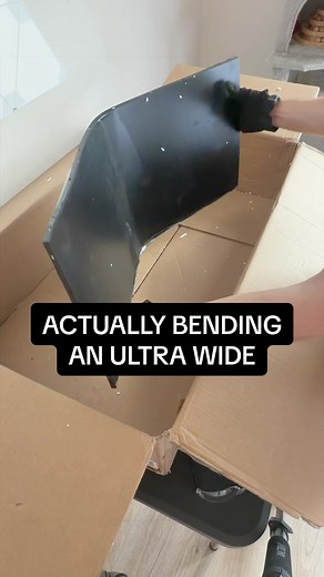 Can You Actually Bend an Ultra Wide Monitor? | Gaming PC Setup