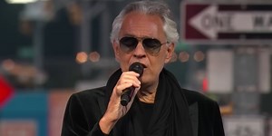 Andrea Bocelli sings ‘Amazing Grace’ in Times Square