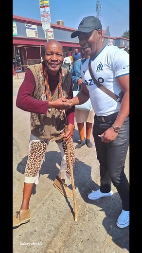 #Rradijo . King of Botswana Traditional dance, comedy! 🇧🇼 Rratonkiiii... Bennekant #Maftown 😃 😊