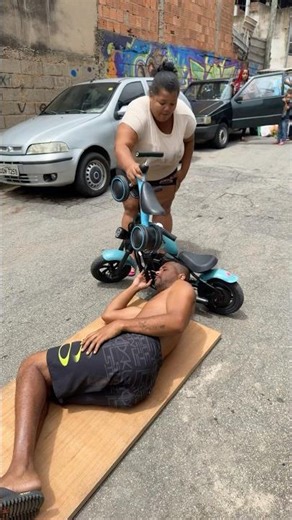 Ele é muito teimoso #humor #comedy #youtubeshorts #family #funny #memes #shorts