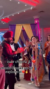 chachi saadi de uche nakhre tor ture oh mora di pairan de vich jimmy choo make up kit sephora di booking open for 2026🇨🇦#jaago #sangeet #ladiessangeet #weddingsangeet #surrey #canada #mehndi #foryou #nanakshak #wedding #sephora #makeupkitsephora #jimmychoo | Kaur Mandeep