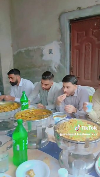 Card Drifting Techniques in Kashmir