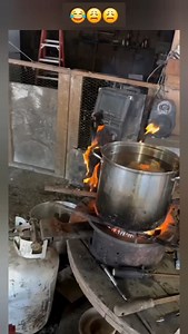 198K views · 943 reactions | She almost turns fried chicken  . Source: Unknown  Dm/comment for credit or removal (no copyright intended). ⚙️ All Rights and Credit Reserved to the Respective Owners. | Batshonline | Facebook