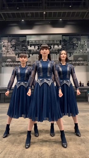 AI Perfume: Attempting a TikTok Dance – Perfume is a band and a breath 🥁 and more – I made a Perf...