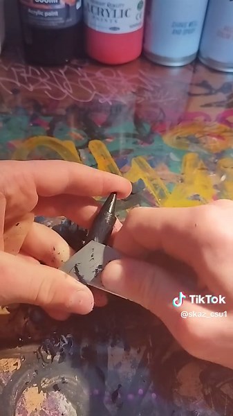 Colorful Lip Balm Crayon for Graffiti Art Enthusiasts