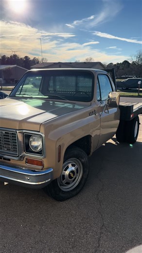 Restoring a Classic Squarebody Chevy Dually Truck