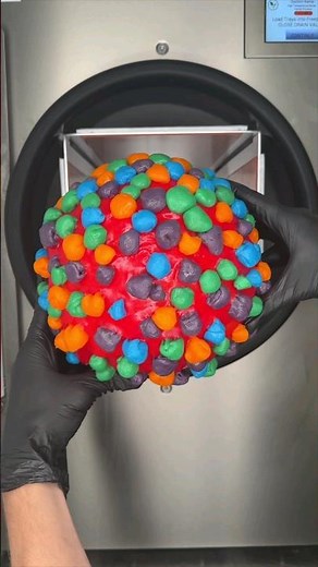 GIANT FREEZE DRIED GUMMY CLUSTER FAIL 😨🍬 #mukbang #asmr #satisfying #freezedried #candy #experiment