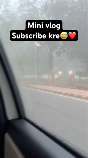 Fog itna tha… Google Maps bhi bola ‘bhai tu dekh le’ , Aage road hai ya next life? 😭🌫️