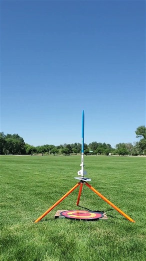 Estes Vintage Model Rocket Blue Bird Zero on a B6-4 #acmodelrockets