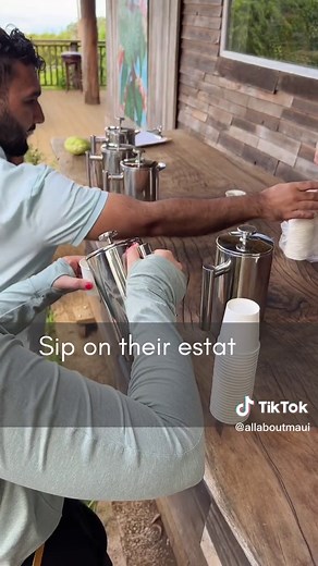 Farm Tour & Coffee Experience at O O Farms, Maui