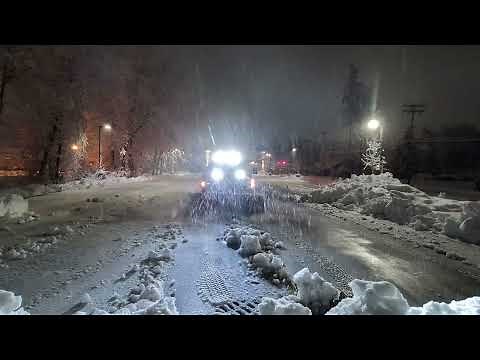 Plowing snow March 2023 with a Curtis Sno-Pro plow !