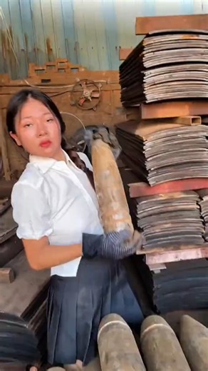 Are you still using pre-made knife blanks to make kitchen knives? #HandforgedKnife #KitchenKnife #CannonballSteelKnife | old metal