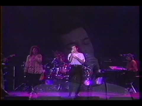 Gino Vannelli in Montreal - It Hurts to Be in Love