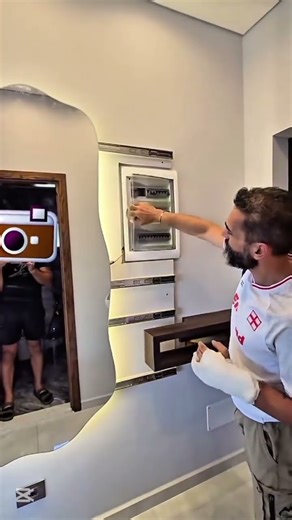 Smart climate control with hidden vents Integrated with lighting & curtain automation Smart Features