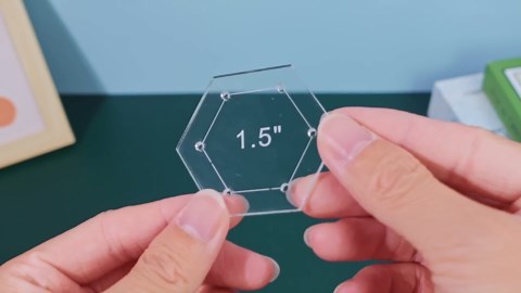 Weewooday 6 Pieces Hexagon Quilting Templates 1 Inch, 1.5 Inch, 2 Inch, 3 Inch, 4 Inch, 5 Inch with 1/4 Inch Seam Allowance, Acrylic Quilting Templates for DIY Sewing Crafts