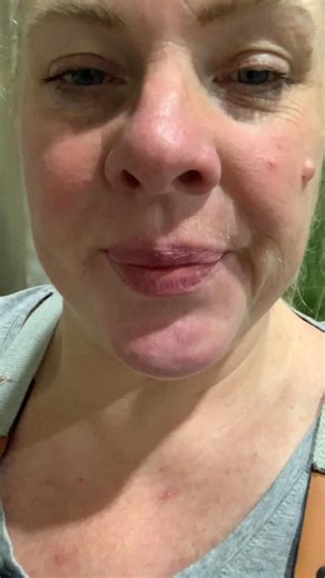 Jacqui Brown Artist on Instagram: "Seriously, where did the day go?! One minute it’s morning, next thing I'm knee-deep in projects and now it’s 5pm and I managed only 1 square meter closer to being done."