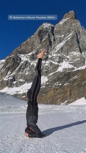 Yoga Community on Instagram: "थिरसुखमासनम् sthira - sukham āsanam асана - устойчивая и приятная поза Поза не должна быть ни напряжённой, ни расслабленной чрезмерно — в ней есть баланс устойчивости и лёгкости 🕊️ #yoga #yogalife #yogapractice"