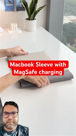 Macbook Sleeve with MagSafe charging