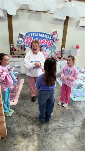 🍼✨ Watch little mama Piper with baby Sophie! ✨🍼 Sweet moments, big smiles, and all the love — this is what adoption day is all about 💗 She came all the way from Kentucky with her cousin Oakie, and what a fun birthday surprise from Nana — how sweet of Nana! 🎂💕 We’re having the best time today at L&K Tiny Town Play Cafe — stay tuned for more live adoption fun! 🎉🍼✨