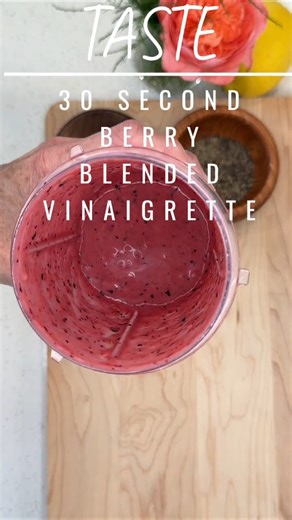 30 Second Berry Blended Vinaigrette 🍓 Naturally Sweet & Thick #berries #saladdressing #quickrecipes