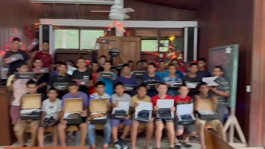 Global Outreach Belize Vo-Tech would like to extend our heartfelt gratitude to Mr. Neil & Tricia Hemelstrand, former missionaries at Global, and to Washington Avenue Christian Church for the generous donation of a Ford Passenger Van. This van is truly a blessing to our ministry and will greatly support the work we do each day. We also want to say a special thank you to the 1050 Sunday School Class for gifting brand new shoes to all our students. Your kindness put big smiles on their faces and re