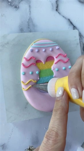 1.5M views · 5.3K reactions | Embossing your cookie with a rainbow of colors is one of my favorite things! Come cookie with me and discover fun and useful techniques and tricks to make your cookie decorating even more amazing! 朗 | Summer's Sweet Shoppe | Facebook