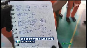 🚨ACTUAL | Armas blancas, celulares y otros elementos prohibidos decomisaron las fuerzas armadas tras una nueva intervención en la cárcel de #Latacunga | RTS La Noticia