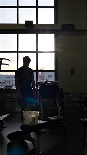 VO2MAX HEALTH AND PERFORMANCE on Instagram: "Some people only support you while you’re level with them. Outgrow the room and watch how people act. Training by @e.s_performance | programming available in person and online worldwide."