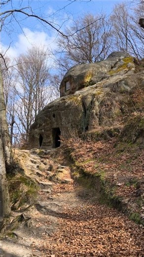 Скельний монастир у Розгірче за 15 секунд! 👣