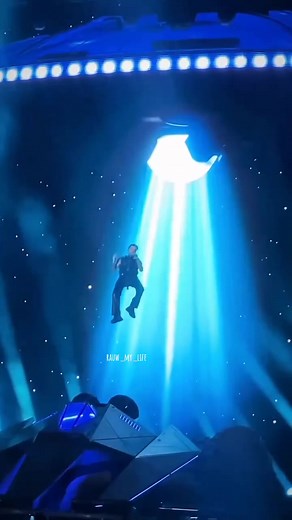 Rauw Alejandro: Me Tienes en el Aire Volando