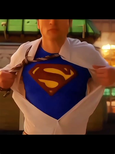 Clark se torna o Superman no final de Smallville