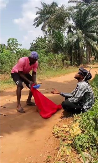 Rugged blind man 🤣🤣