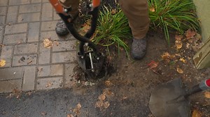 175K views · 2.7K reactions | These homeowners are worried about their children running into the street from their backyard and want to make their yard more safe. Nathan helps them build a custom gate that matches their fence. Full tutorial >> https://bit.ly/3gEVJkt | This Old House | Facebook