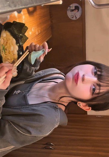 友達とYouTubeの楽しい瞬間🍜