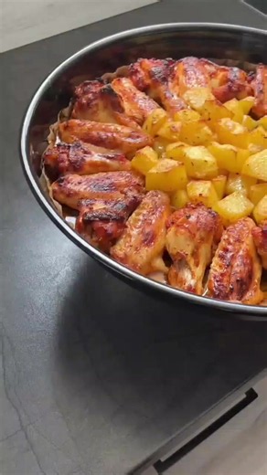 Pollo al horno con papas — receta fácil y casera