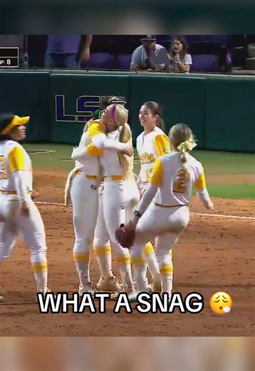Kylee Edwards Makes an Incredible Softball Play