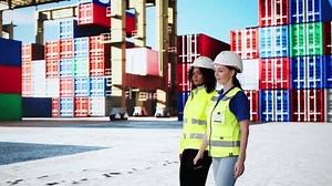 Heureux Ingénieur Port Industrie Cargo Souriant. : vidéo de stock (100 % libre de droit) 3656218909 | Shutterstock