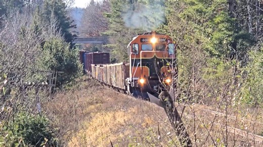 14K views · 268 reactions | I took some awesome photos of the northern lights seen over upper Michigan Wednesday night that lit up the sky in many colors, I hope you enjoy this short collection before the show starts.. Escanaba & Lake Superior RR ELS 400 came back north Thursday and returned south just after dark. | Escanaba & Lake Superior Railroad w/ Jason Asselin | Facebook