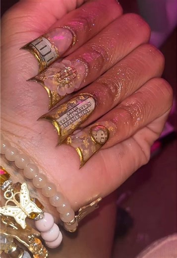 Follow me on ig! @miirahs.mani.pedis #nail #tech #acrylicnails #brevard #miirahsmanipedis