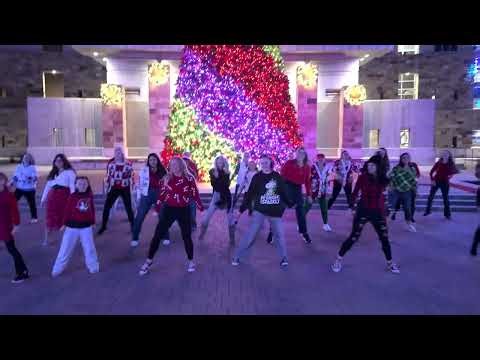 "Golden" Full Length Flash Mob outside the Marana Christmas Tree & Musical Light Show