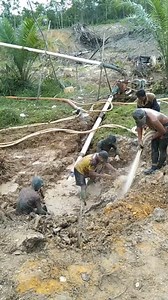 233K views · 1.8K reactions | Amazing discovery found gold in the ground..!!! how we work to find gold path in new location in the morning with dongfeng mining machine..??? #Amazing #discovery #discoverearth #foundgold #gold #oro #inspiration #The #grounding #Path #Line #NewsUpdate #Location #site #explore #workoutmotivation #weekend #holiday #Dongfeng #mining #machine #engine #trendingreels #fb | Iskandar Lelek | Facebook