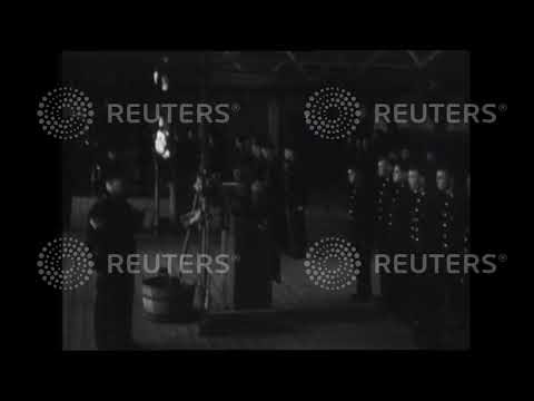 1940 Marines learn naval gunnery