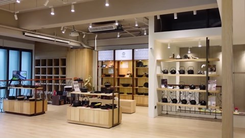 Uncoated Cast Iron Pan Production Simplified and Detailed