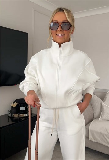 El atuendo perfecto para el aeropuerto: ¡Tracksuit!