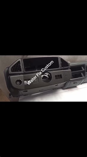 Esse é um painel de F1000 que restaurei a alguns anos, e tem gente na internet dando golpe tentando vender, denunciem, não caia.... Peças restauradas pela @water_fix_custom🇧🇷